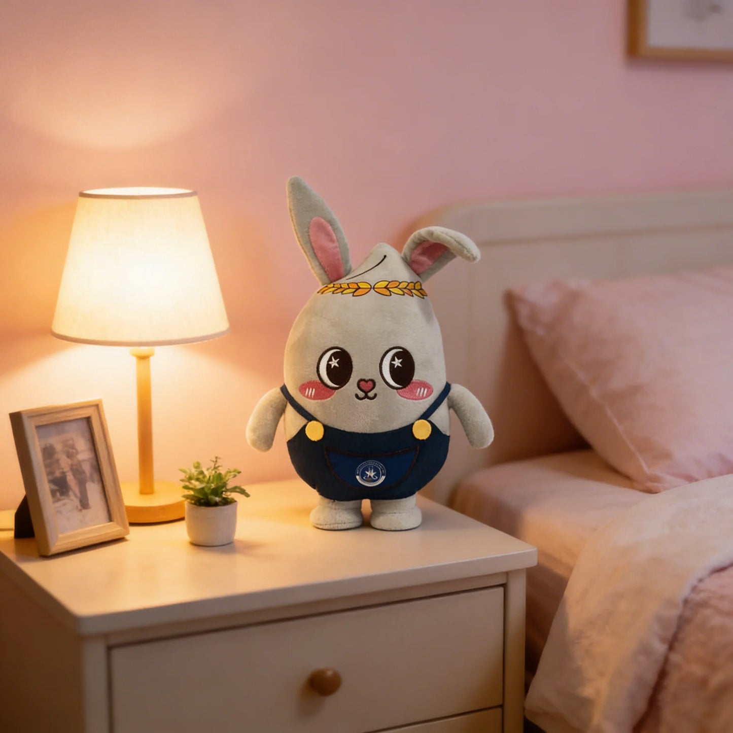 Best-Selling Custom Logo Printed Rabbit Plush Toy Corporate Gift Apron Trousers for Employees or Thanksgiving/New Year